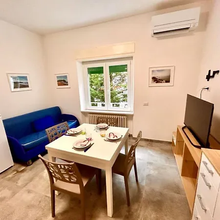 Bilo Leonello, Moderno Al Taunus Apartament Numana